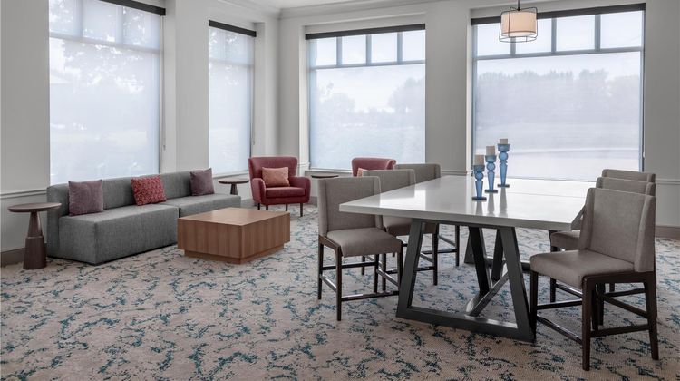 Hilton Garden Inn Glastonbury Lobby