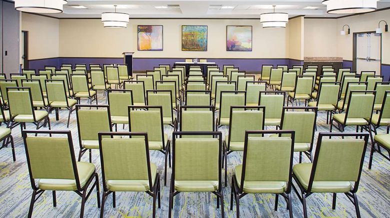 <b>Hilton Garden Inn Hartford North/Bradley Meeting</b>. Images powered by <a href="https://iceportal.shijigroup.com/" title="IcePortal" target="_blank">IcePortal</a>.