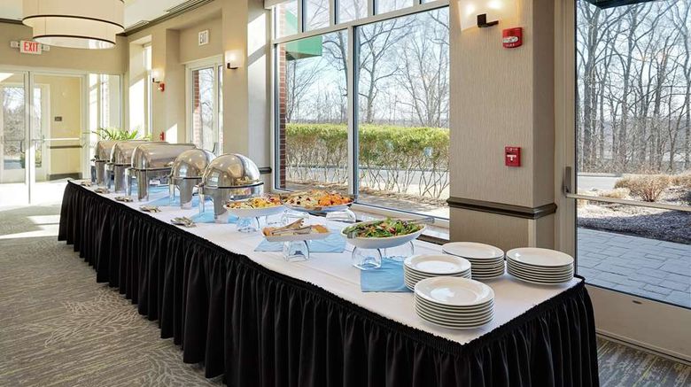 <b>Hilton Garden Inn Hartford North/Bradley Restaurant</b>. Images powered by <a href="https://iceportal.shijigroup.com/" title="IcePortal" target="_blank">IcePortal</a>.