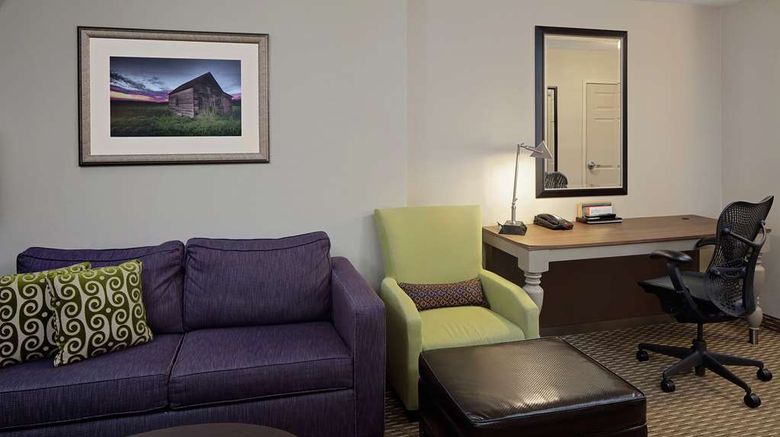 <b>Hilton Garden Inn Hartford North/Bradley Room</b>. Images powered by <a href="https://iceportal.shijigroup.com/" title="IcePortal" target="_blank">IcePortal</a>.