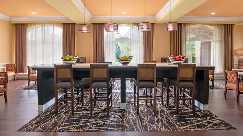 <b>Hampton Inn & Suites Stamford Lobby</b>. Images powered by <a href="https://iceportal.shijigroup.com/" title="IcePortal" target="_blank">IcePortal</a>.