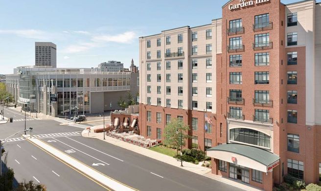 Hilton Garden Inn Worcester Exterior