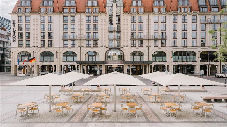 <b>Hilton Berlin Restaurant</b>. Images powered by <a href="https://iceportal.shijigroup.com/" title="IcePortal" target="_blank">IcePortal</a>.