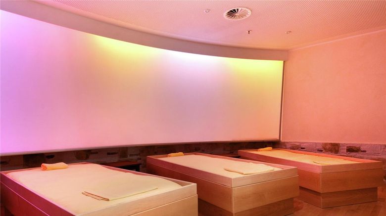<b>Hilton Berlin Spa</b>. Images powered by <a href="https://iceportal.shijigroup.com/" title="IcePortal" target="_blank">IcePortal</a>.