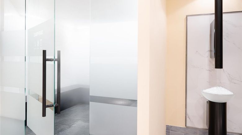 <b>Hilton Berlin Spa</b>. Images powered by <a href="https://iceportal.shijigroup.com/" title="IcePortal" target="_blank">IcePortal</a>.