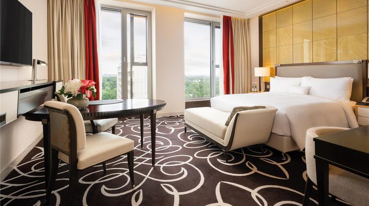 Waldorf Astoria Berlin Room