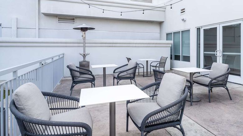 <b>Hilton Garden Inn Bakersfield Exterior</b>. Images powered by <a href="https://iceportal.shijigroup.com/" title="IcePortal" target="_blank">IcePortal</a>.