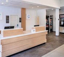 Hilton Garden Inn Bakersfield Lobby