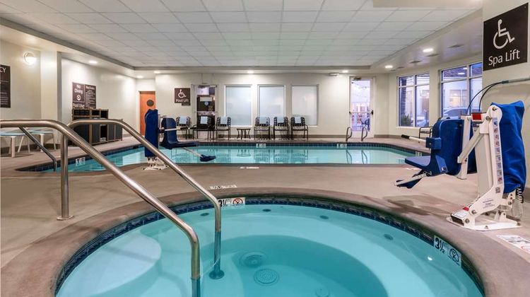 Hilton Garden Inn Bakersfield Pool