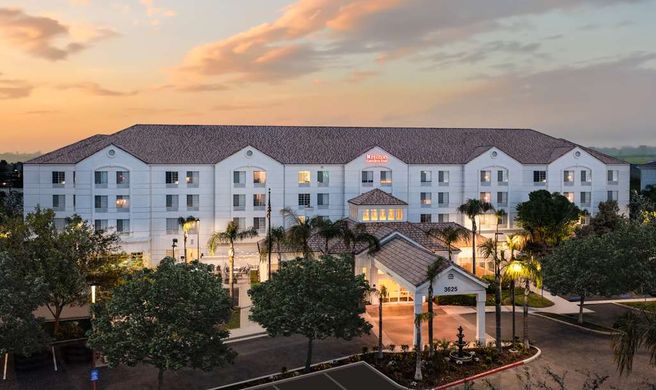 Hilton Garden Inn Bakersfield Exterior