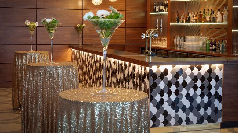 <b>Hilton Belfast Restaurant</b>. Images powered by <a href="https://iceportal.shijigroup.com/" title="IcePortal" target="_blank">IcePortal</a>.