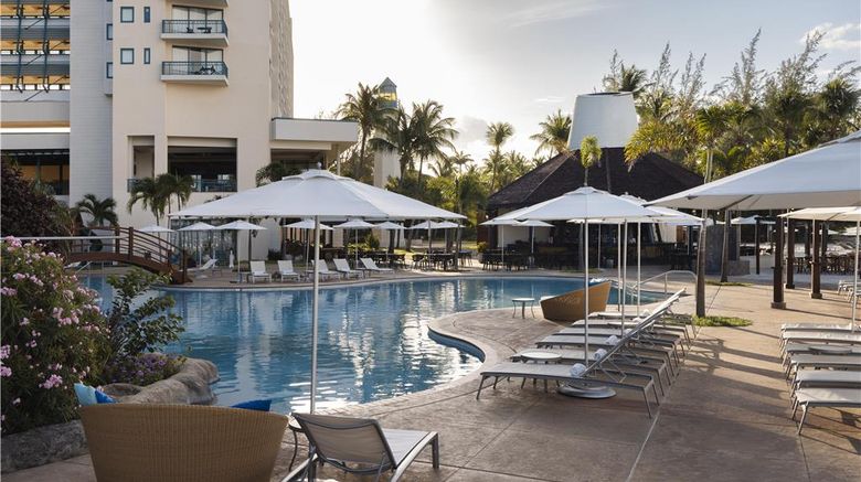 <b>Hilton Barbados Resort Pool</b>. Images powered by <a href="https://iceportal.shijigroup.com/" title="IcePortal" target="_blank">IcePortal</a>.