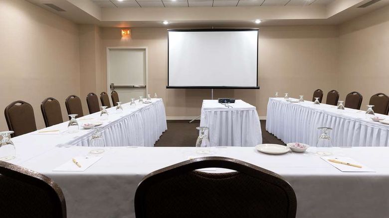 <b>DoubleTree by Hilton Binghamton Meeting</b>. Images powered by <a href="https://iceportal.shijigroup.com/" title="IcePortal" target="_blank">IcePortal</a>.