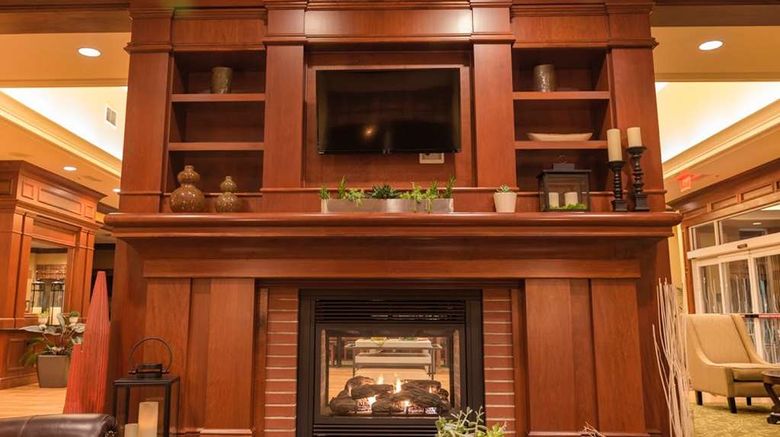 <b>Hilton Garden Inn Bangor Lobby</b>. Images powered by <a href="https://iceportal.shijigroup.com/" title="IcePortal" target="_blank">IcePortal</a>.