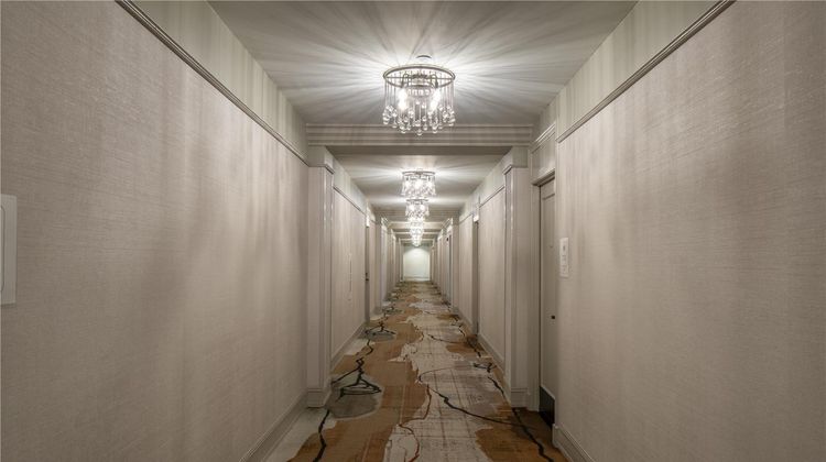 Hampton Inn & Suites Downtown Tutwiler Lobby