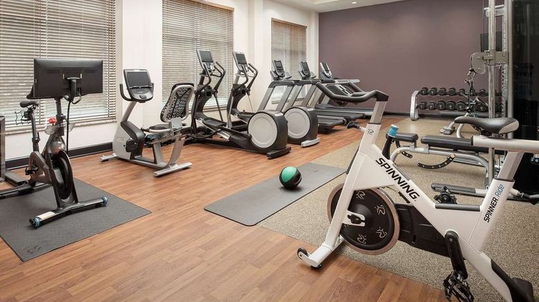 <b>Embassy Suites Birmingham-Hoover Health</b>. Images powered by <a href="https://iceportal.shijigroup.com/" title="IcePortal" target="_blank">IcePortal</a>.
