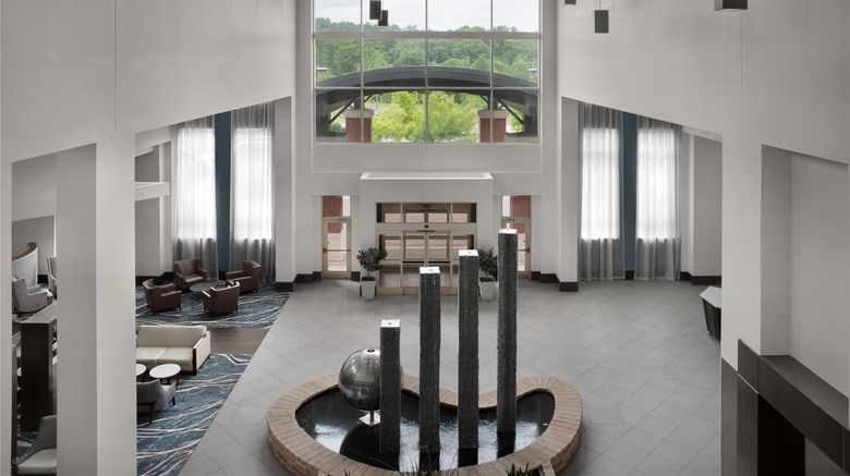 <b>Embassy Suites Birmingham-Hoover Lobby</b>. Images powered by <a href="https://iceportal.shijigroup.com/" title="IcePortal" target="_blank">IcePortal</a>.