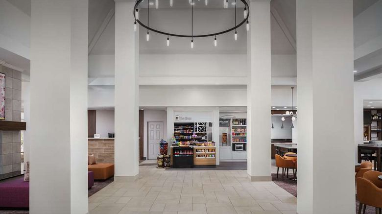 <b>Hilton Garden Inn Tuscaloosa Lobby</b>. Images powered by <a href="https://iceportal.shijigroup.com/" title="IcePortal" target="_blank">IcePortal</a>.