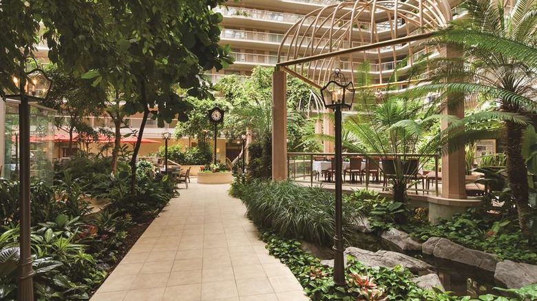 <b>Embassy Suites by Hilton Birmingham Lobby</b>. Images powered by <a href="https://iceportal.shijigroup.com/" title="IcePortal" target="_blank">IcePortal</a>.