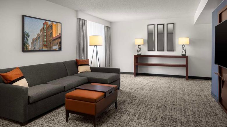 <b>Embassy Suites by Hilton Birmingham Room</b>. Images powered by <a href="https://iceportal.shijigroup.com/" title="IcePortal" target="_blank">IcePortal</a>.