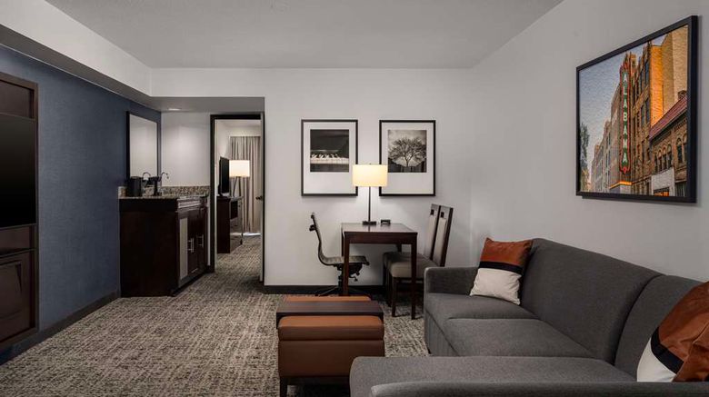 <b>Embassy Suites by Hilton Birmingham Room</b>. Images powered by <a href="https://iceportal.shijigroup.com/" title="IcePortal" target="_blank">IcePortal</a>.