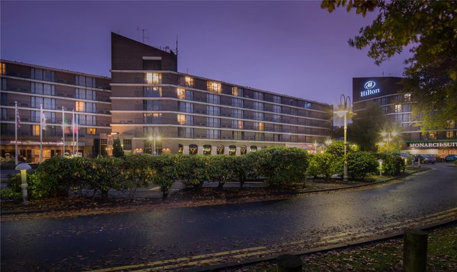 Hilton Birmingham Metropole Exterior
