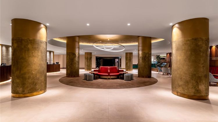 Hilton Birmingham Metropole Lobby