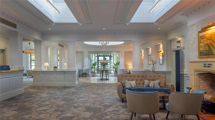 Hilton Puckrup Hall, Tewkesbury Lobby