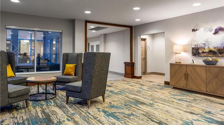 <b>Hilton Garden Inn Billings Lobby</b>. Images powered by <a href="https://iceportal.shijigroup.com/" title="IcePortal" target="_blank">IcePortal</a>.