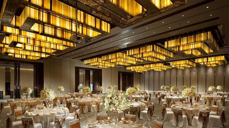 <b>Conrad Beijing Restaurant</b>. Images powered by <a href="https://iceportal.shijigroup.com/" title="IcePortal" target="_blank">IcePortal</a>.