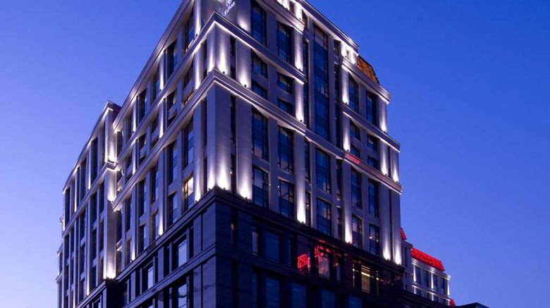 <b>Hilton Beijing Wangfujing Exterior</b>. Images powered by <a href=https://www.travelagewest.com/Hotels/Beijing/