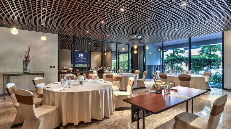 <b>DoubleTree by Hilton Sukhumvit Bangkok Meeting</b>. Images powered by <a href="https://iceportal.shijigroup.com/" title="IcePortal" target="_blank">IcePortal</a>.