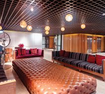 DoubleTree by Hilton Sukhumvit Bangkok Lobby