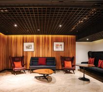 DoubleTree by Hilton Sukhumvit Bangkok Lobby