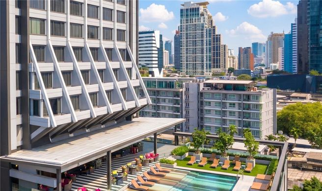 DoubleTree by Hilton Sukhumvit Bangkok Exterior