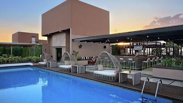 DoubleTree Suites by Hilton BLR ORR Pool