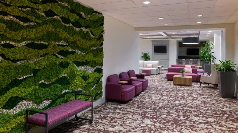 <b>Hilton Garden Inn Bloomington Lobby</b>. Images powered by <a href="https://iceportal.shijigroup.com/" title="IcePortal" target="_blank">IcePortal</a>.