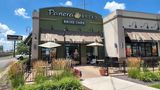 <b>DoubleTree by Hilton Bloomington Restaurant</b>. Images powered by <a href="https://iceportal.shijigroup.com/" title="IcePortal" target="_blank">IcePortal</a>.