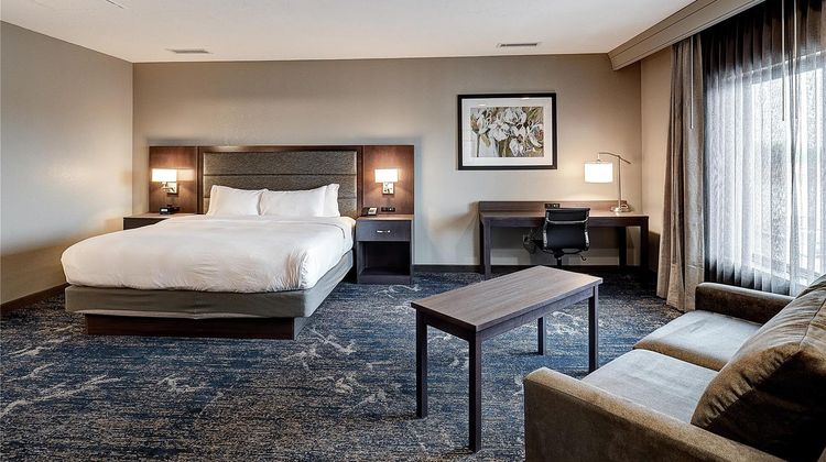 DoubleTree by Hilton Bloomington Room