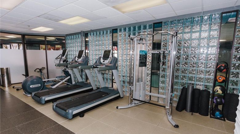 <b>DoubleTree by Hilton Bloomington Health</b>. Images powered by <a href="https://iceportal.shijigroup.com/" title="IcePortal" target="_blank">IcePortal</a>.