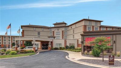 DoubleTree by Hilton Bloomington