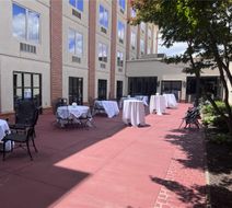 DoubleTree by Hilton Bloomington Exterior