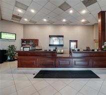 DoubleTree by Hilton Bloomington Lobby