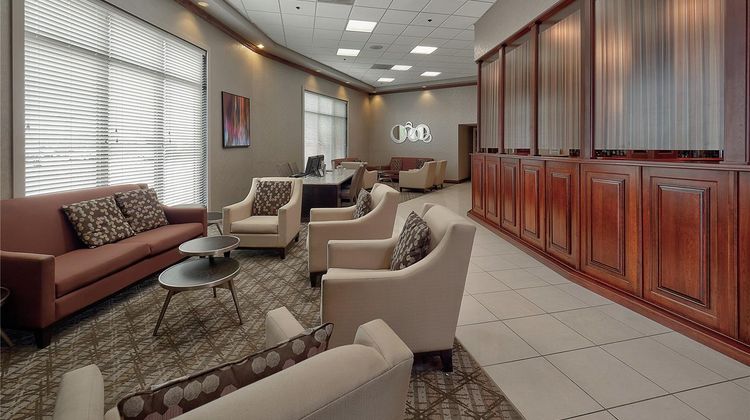 DoubleTree by Hilton Bloomington Lobby
