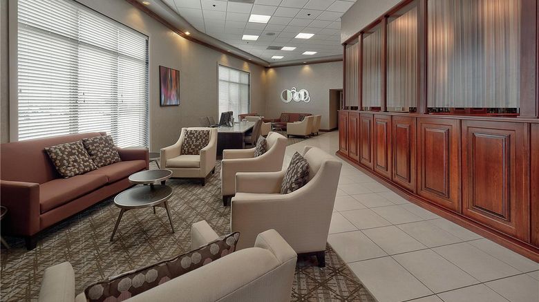 <b>DoubleTree by Hilton Bloomington Lobby</b>. Images powered by <a href="https://iceportal.shijigroup.com/" title="IcePortal" target="_blank">IcePortal</a>.