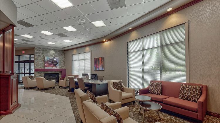 DoubleTree by Hilton Bloomington Lobby