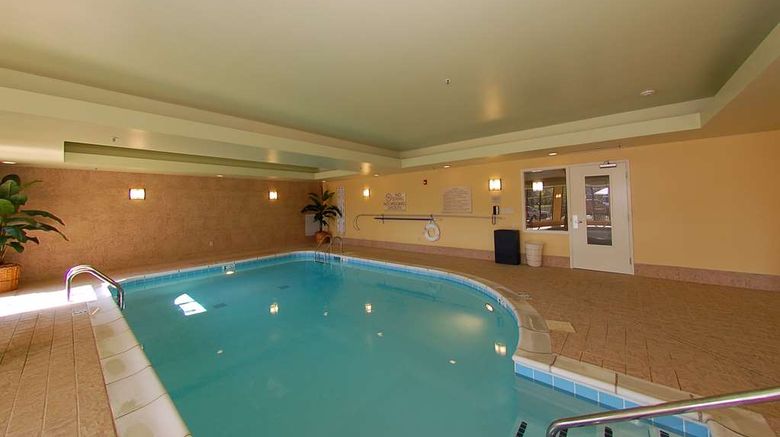 <b>Hilton Garden Inn Bowling Green Pool</b>. Images powered by <a href="https://iceportal.shijigroup.com/" title="IcePortal" target="_blank">IcePortal</a>.