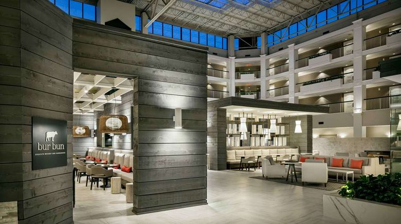 <b>Hilton Brentwood/Nashville Suites Lobby</b>. Images powered by <a href="https://iceportal.shijigroup.com/" title="IcePortal" target="_blank">IcePortal</a>.