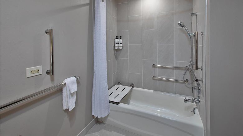<b>Embassy Suites Nashville Cool Springs Room</b>. Images powered by <a href="https://iceportal.shijigroup.com/" title="IcePortal" target="_blank">IcePortal</a>.