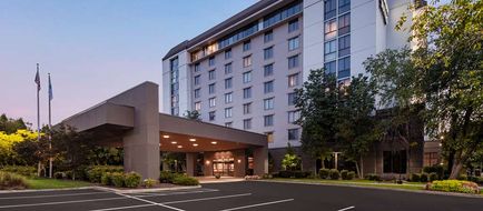 Embassy Suites Hotel Nashville Airport Exterior